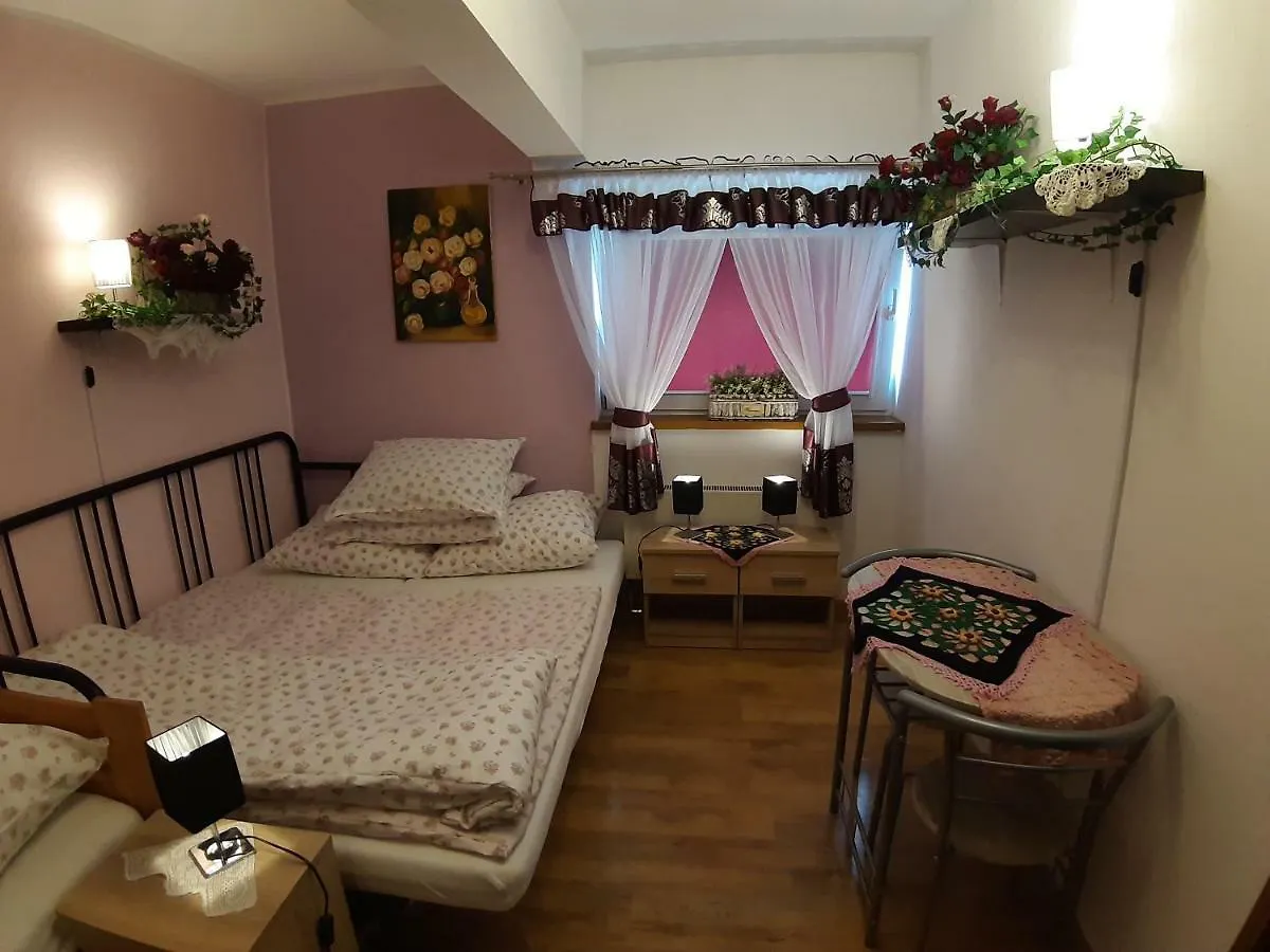 Homestay Pokoje Kwiatowe Chwaszczyno Apartment Poland