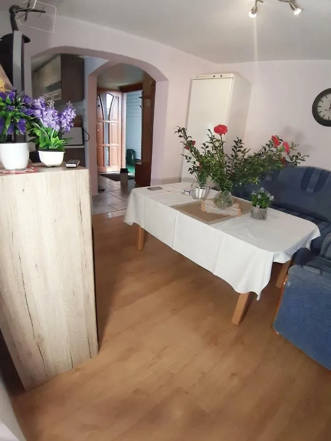 Homestay Pokoje Kwiatowe Chwaszczyno Apartment Poland